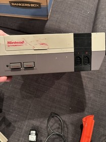 Nintendo NES Bundle w Games 