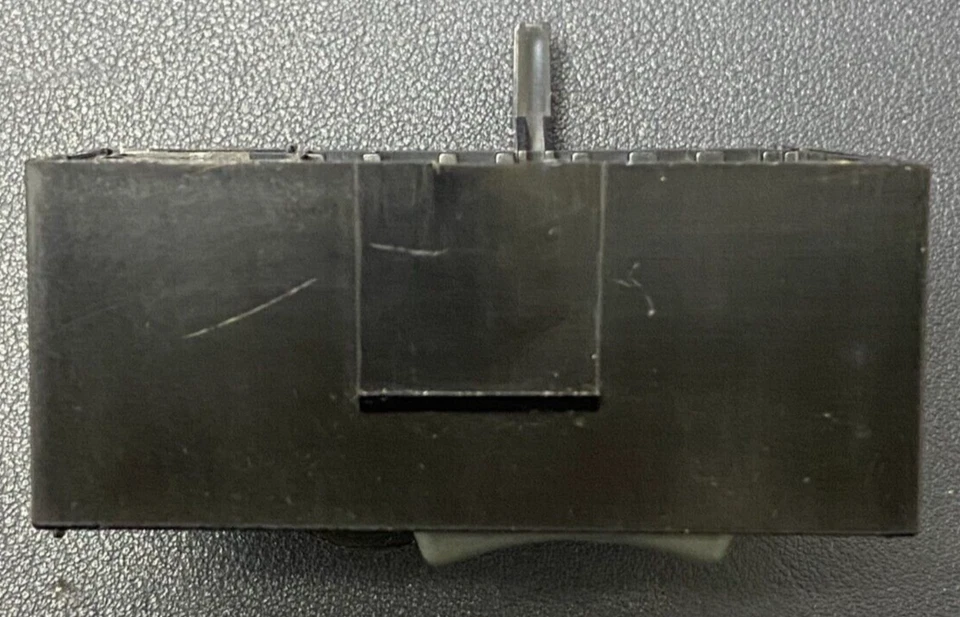 Interruptor de ventana eléctrica de puerta Standard Motor Products DS1431 NUEVO a la izquierda hecho en EE. UU. Foto 4 de 4