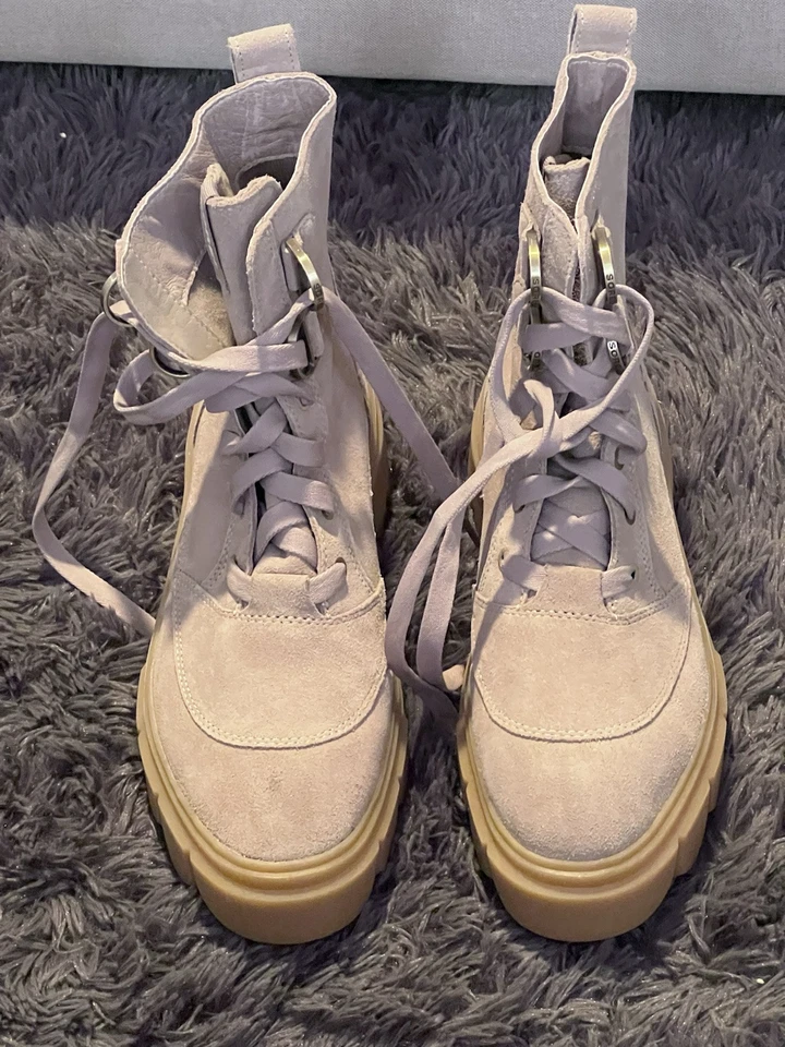 Bota Sorel Caribou X de encaje impermeable de cuero grueso beige con cordones para mujer 10 Foto 4 de 4