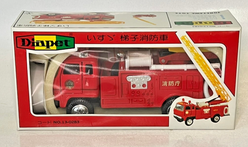 Camión con escalera de bomberos Isuzu Diapet escala 1:40 - Imagen 2 de 7
