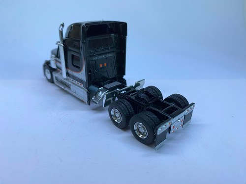 Brekina 85825, International Lonestar, nero/argento, modello US Truck 1:87 (H0) - Foto 6 di 8