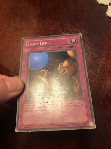 Fallenloch - LOB-058 - Super Rare - 1. Auflage - Yugioh! NA English Glossy - Bild 3 von 7