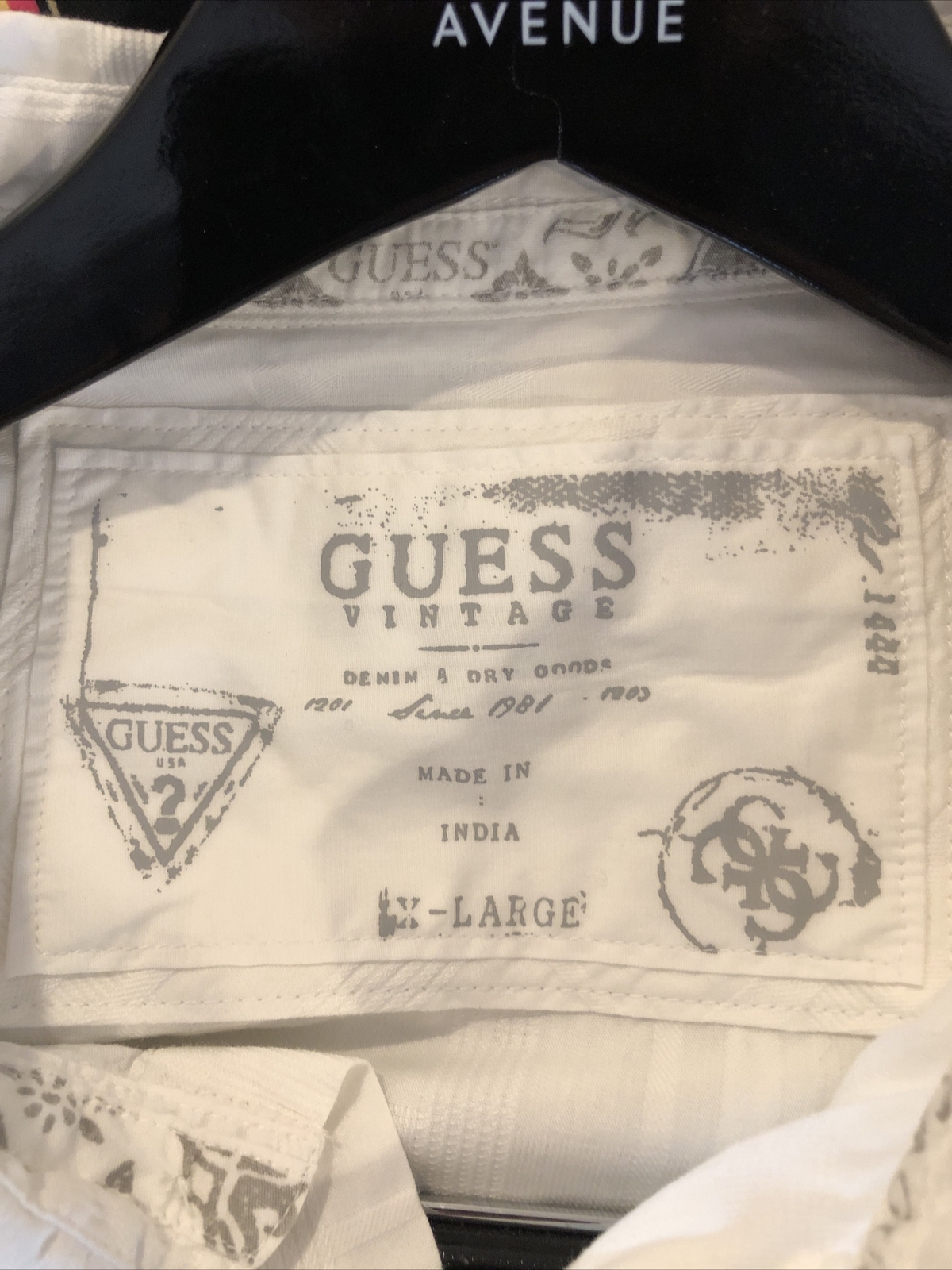 GUESS VINTAGE Dry Goods Button 