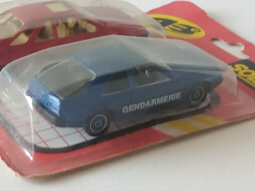 SOLIDO 1/43 LOT DEUX MODELES SOUS BLISTER RENAULT FUEGO GENDARMERIE/FORD - Imagen 4 de 6