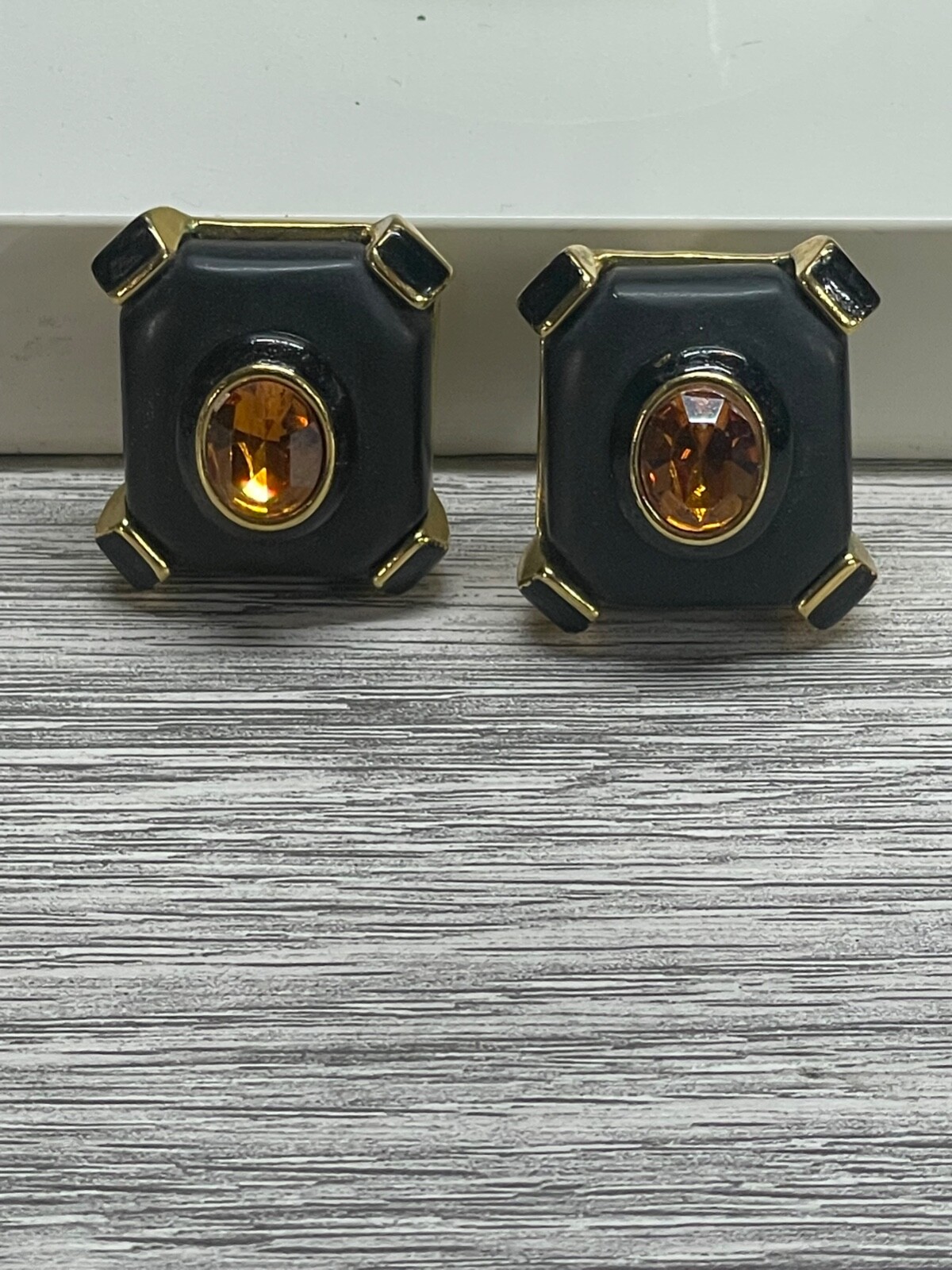 Picture 3 of 18