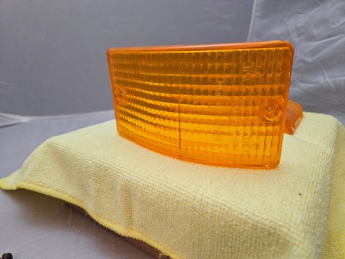 1977-91 PORSCHE 924 944 TURN SIGNAL LIGHT LENS L OR R FRONT BOSCH VINTAGE OEM - Picture 2 of 7