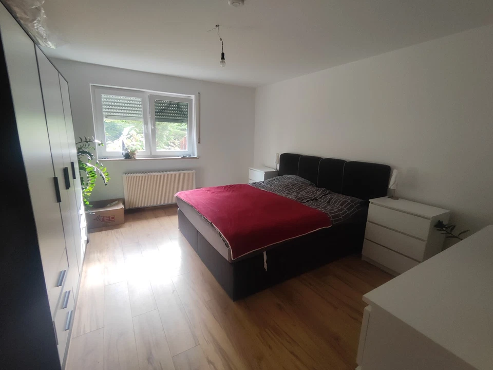 1 Jahr altes Möbel Komplet, Schlafzimmer, Wohnzimmer, Küchentisch, Badschränke..