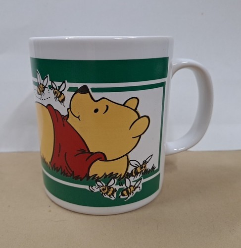 VINTAGE STAFFORDSHIRE KILNCRAFT DISNEY WINNIE THE POOH & HONEY BEES CERAMIC MUG