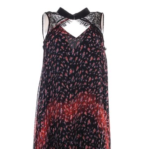 The-Last-Man-on-Earth-Erica-Dundee-Cleopatra-Coleman-Screen-Worn-Dress-Ep-203