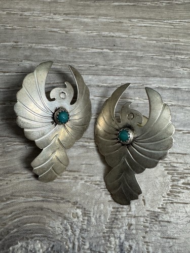 Vintage Silver Zuni native earrings Bird hawk turquoise stone Bin E - Picture 1 of 2