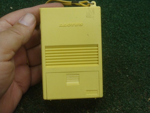 Vintage Portable Lloyd's 7 Transistor Yellow Pocket Radio - clean & working - Afbeelding 8 van 9