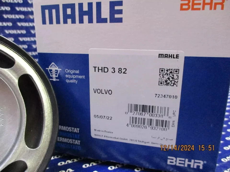 Termostato refrigerante VOLVO D13 21613426 genuino MAHLE hecho en Alemania Foto 2 de 4