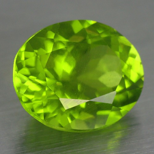 2.61_cts EXCLUSIVE UNHEATED OVAL 100% NATURAL GREEN PERIDOT_PAKISTAN - Picture 2 of 4