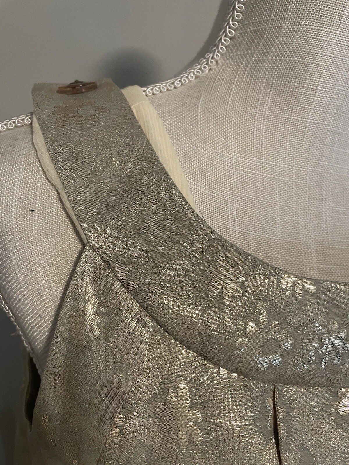 Picture 2 of 12
