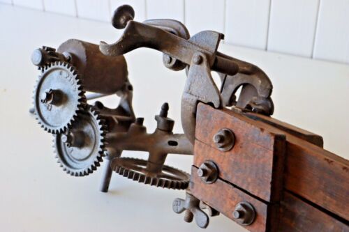Antique McCORMICK Manual Stone Sharpener - Rare Unique Item - Original - Picture 11 of 12