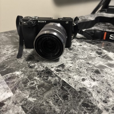 sony A 6400 mirrorless camera Includes Battery & 18 -55mm lenses