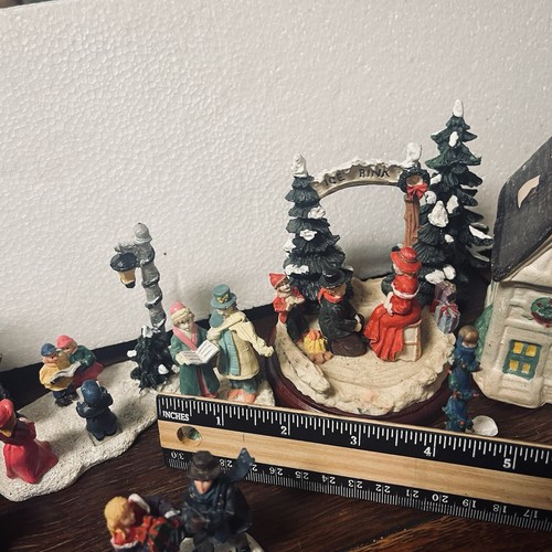 Weihnachtsdorf Häuser und Figuren 15 Stück Bäume, Landschaften, Indi enthalten - Bild 13 von 13
