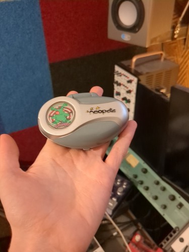 Neopets Grundo Elektronisches Spiel/Haustier/Tamagotchi - Tiger/Hasbro - Selten, Retro