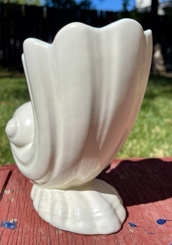 VINTAGE CATALINA POTTERY TURQUOISE WHITE CONCH SHELL VASE - Picture 3 of 23