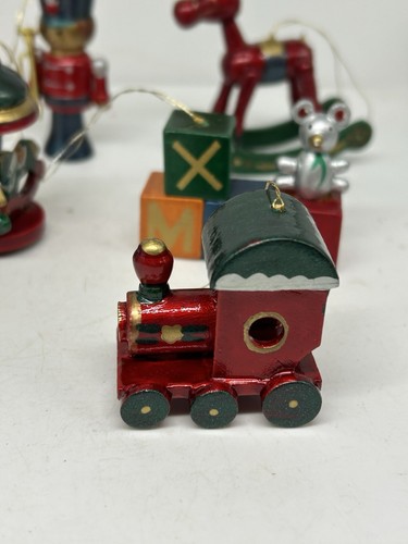 Lot 8 Vintage Mini Holz Weihnachtsschmuck Spielzeug Zug Schaukelpferd Soldat - Bild 3 von 10