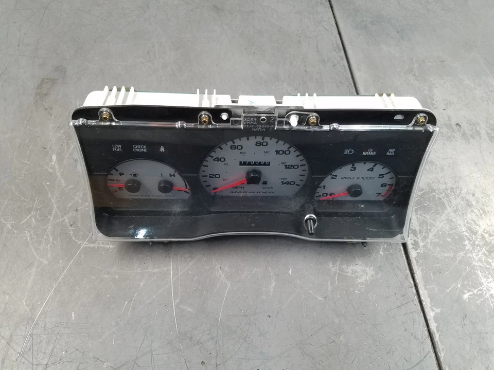 2003 03 04 Mercury Marauder Gauge Cluster #5857 V1 Foto 2 de 4