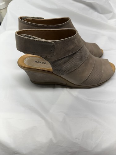 Earth Coriander Stone Women’s Beige Leather Sandals 2.5” Wedge Heel Size 10B - Picture 3 of 11