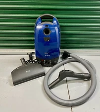 MIELE Cat and Dog S516 Canister Vacuum Cleaner W/ Hose And Power Head