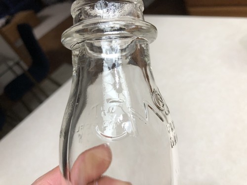 Moss Dairy 1/2 Pint Milk Bottle Chesterland, Ohio - Picture 2 of 12