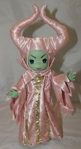 Disney D23 ROSE GOLD MOUSEKEETER BRUNETTE Precious Moments Doll