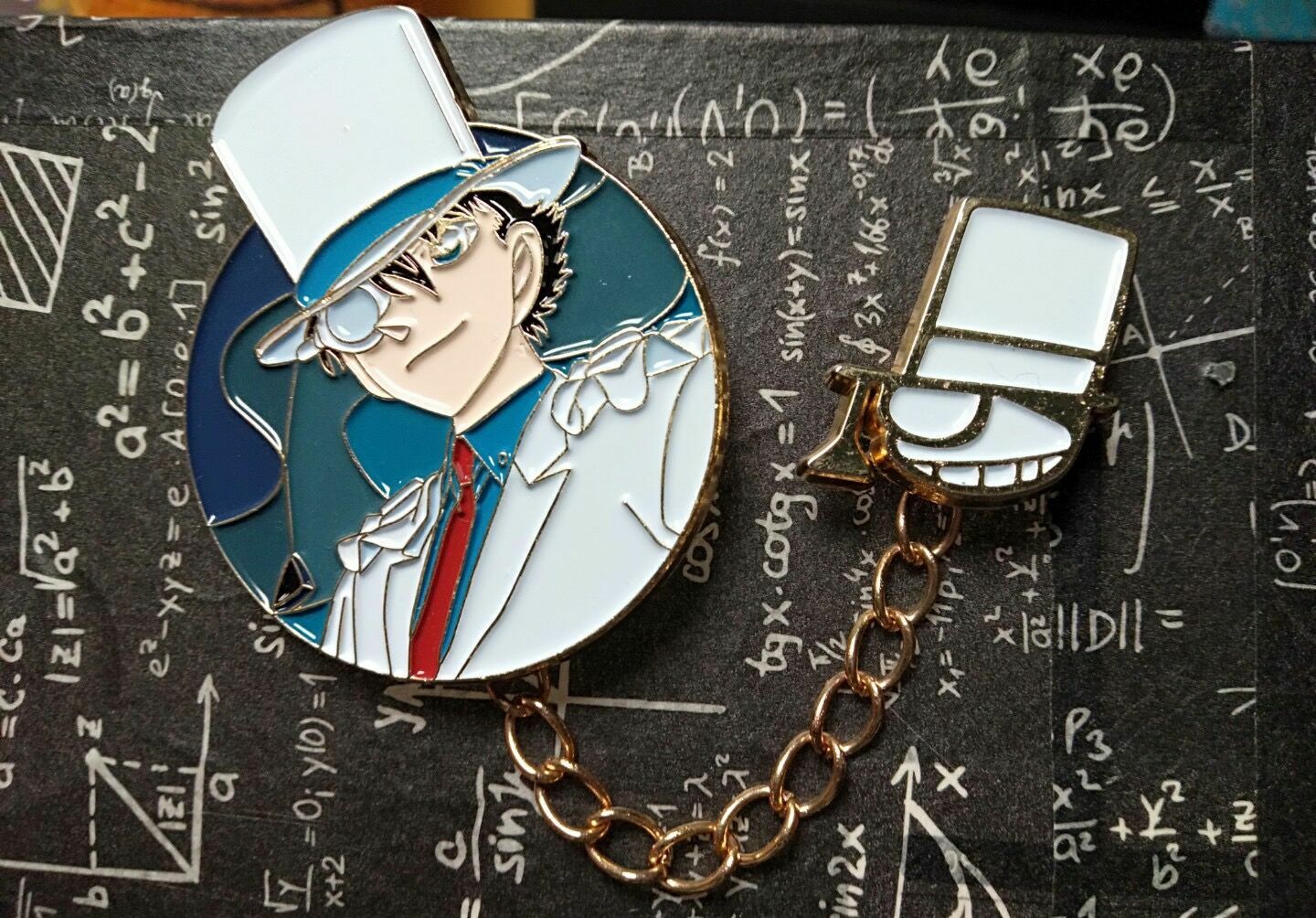 Detective Conan Kid the Phantom Thief Kuroba Kaito Enamel Brooch Badge Pin N