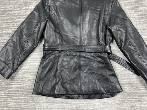 Chaqueta Worthington para mujer pequeña negra de cuero genuino con cinturón a presión - Imagen 10 de 13