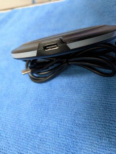USED - Yootech Wireless Charger F500 - Wireless Charging - Cable Included - Picture 4 of 5