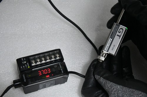 KEYENCE Contact Sensor Amplifier GT-71A & Sensor Head GT-A10 + Interface Unit - Picture 2 of 12