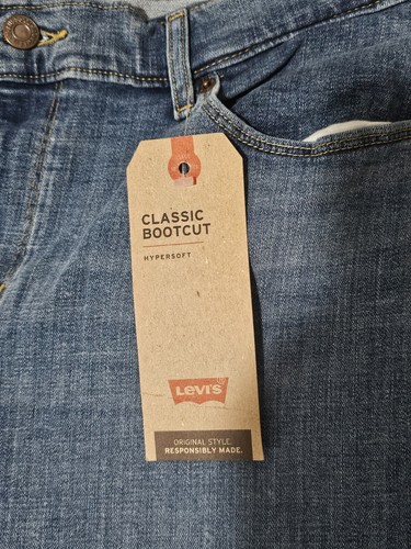 Levi's Women's Mid Rise Classic Bootcut Size 16 Short 33x30 New With Tags  - Picture 2 of 8