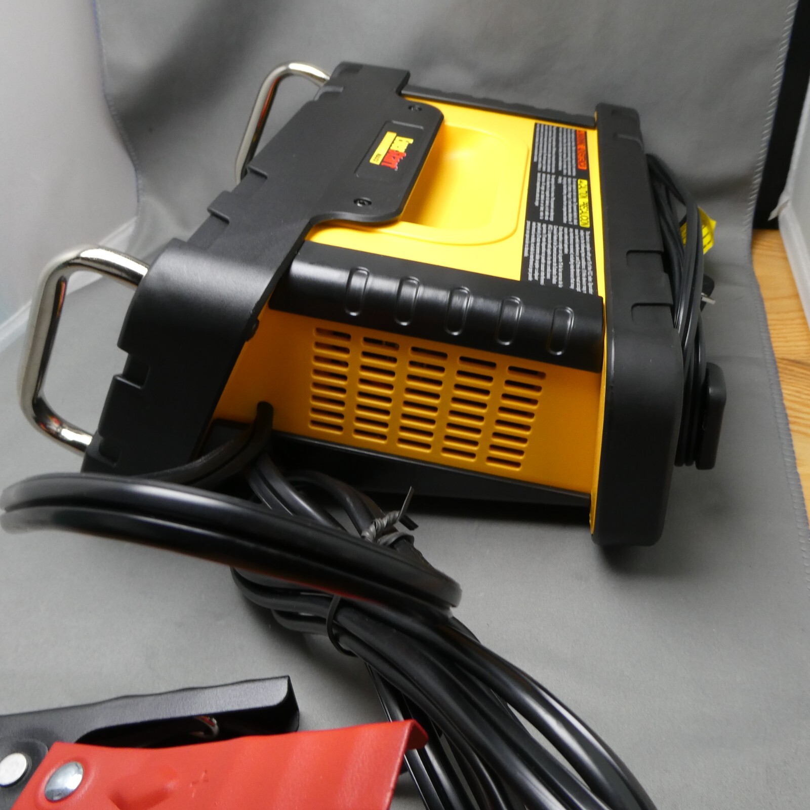 Everstart Maxx 50 Amp Automotive Battery Charger with Engine Start