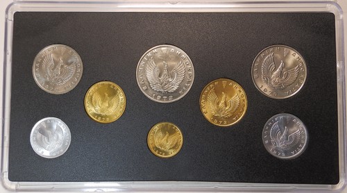 BANCO DE GRECIA MONEDAS GRIEGAS CONJUNTO COMPLETO DE DEMOCRACIA BÚHO DRACMA DE 1973 B ¡SIN CIRCULAR!!! - Imagen 3 de 3