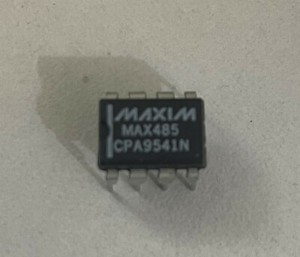 MAX485 Integrated Circuit - Case DIP8 Make Maxim