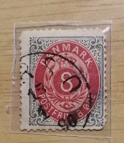 Danmark 1875-1903 Royal Emblem 8 Ore Stamp - Picture 1 of 2