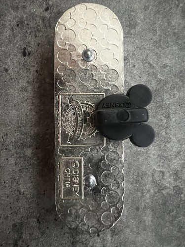 DISNEY WDW 2009 NIGHTMARE BEFORE CHRISTMAS JACK SKELLINGTON SKATEBOARD PIN - Picture 4 of 4