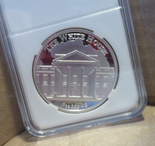 Donald Trump 1oz. Silber Geschichte in Ihren Händen 45. Pres. Weißes Haus - Bild 2 von 3