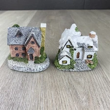 Lot of 2 - 1987 mini cottages - Museum Collections Inc.  -  3" x 2"