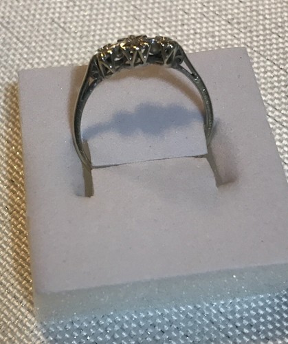 9ct White Gold Diamond Star Set Trilogy Ring - Fully Hallmarked - Size O 1/2 - Picture 5 of 14