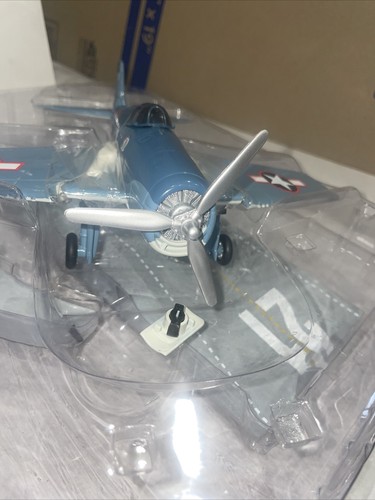 Gearbox Collectibles, 1943 F6F-3 Hellcat Diecast Plane LE, Stand, wings fold - Picture 10 of 12