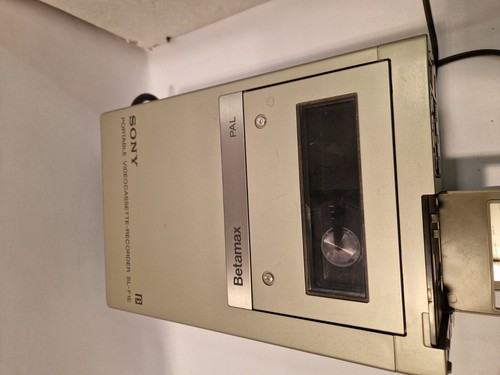 E7-BD SONY PORTABLE VIDEOCASSETTE RECORDER SL F1E BETAMAX PAL DEFEKT - Bild 12 von 20