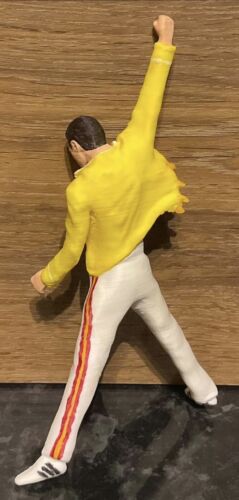 3D Printed 1/12 Scale Queen Band With Drum Kit and Stage Light Freddie Mercury - Picture 4 of 4