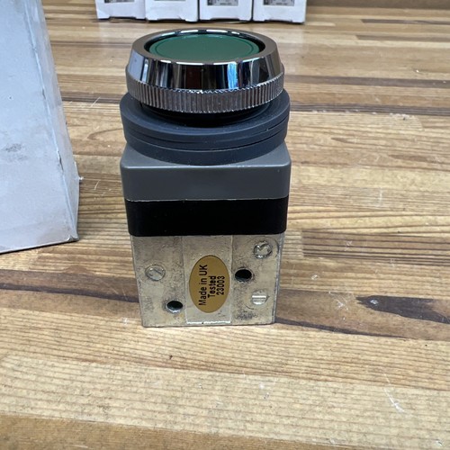 Nuevo- PARKER 4N301-302 PULSADOR VERDE AL RAS - Imagen 4 de 5