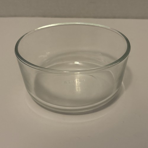 Set of 3 different pyrex dishes 470 ml and 500 ml bowls and 236 ml square dish - Picture 6 of 8