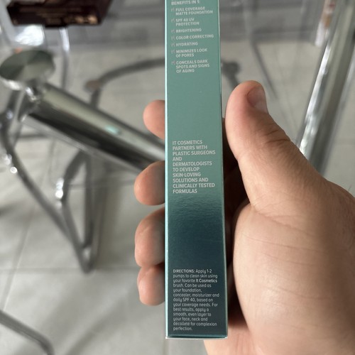 it Cosmetics CC RICH Oil-Free Matte SPF 40 Poreless Finish Full Coverage - Picture 2 of 6