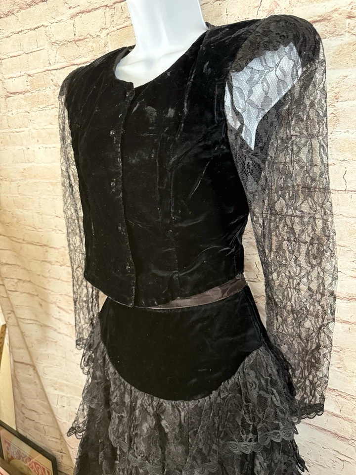 Conjunto de vestido de formatura vintage anos 80 preto renda veludo saia gótico caprichoso tamanho 7 - Imagem 3 de 4