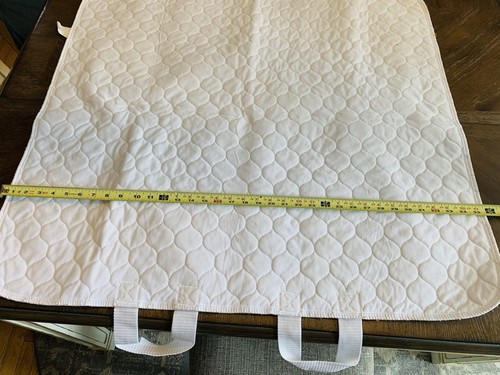 Patient Transfer Pad Repositioning Underpad Waterproof Quilted 30x30 w/ Handles - Picture 3 of 6